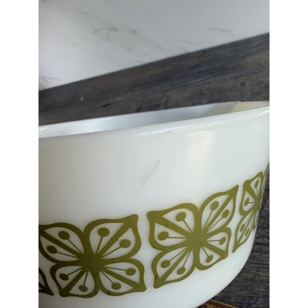 VINTAGE Pyrex 474-B Verde Green Square Flowers 1.5 Qt Casserole Dish
